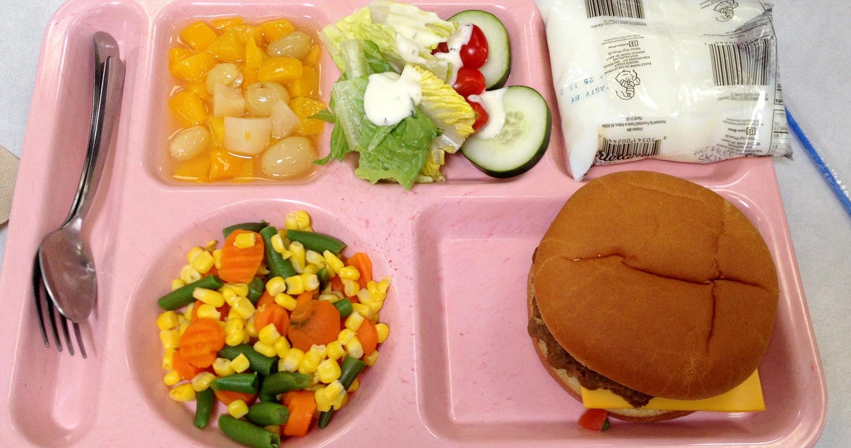 indiana-school-district-turns-unused-cafeteria-food-into-meals-for-kids