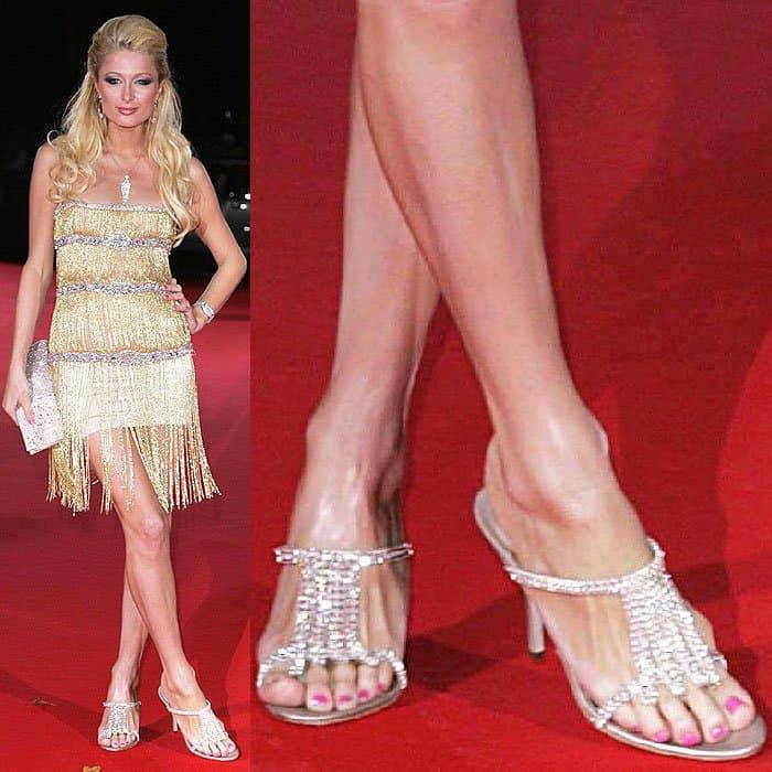 20 Female Celebrities With Enormous Feet