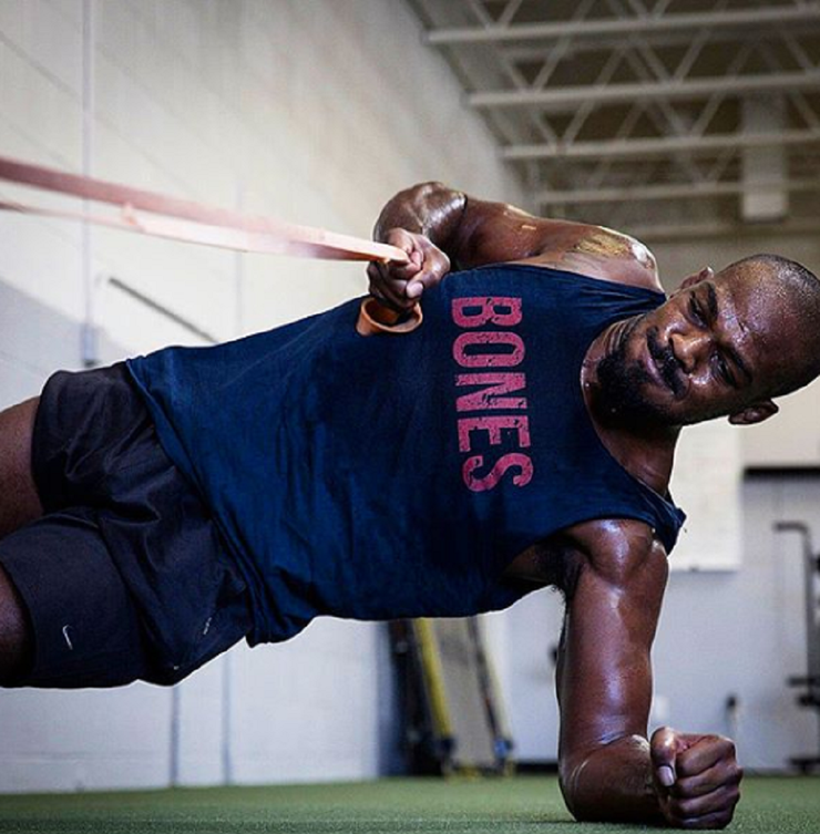 15 Workout Photos Of Jon Jones Going Beast Mode Thethings