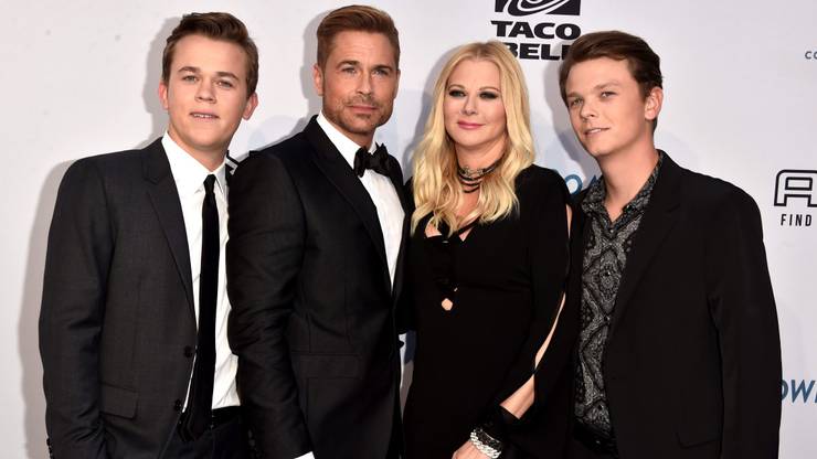 20 Pics Of Rob Lowe That Prove He Doesn T Age Thethings