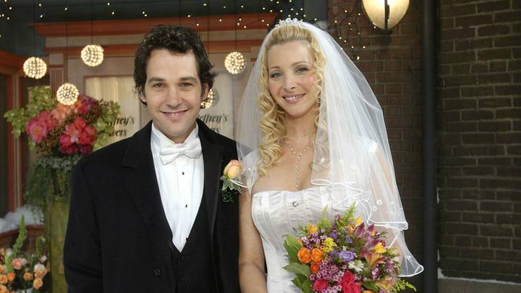 8-Via-TheIndependent-Lisa-Kudrow-and-Paul-Rudd-get-married-on-Friends-Tidbits-About-Guest-Appearances-On-Friends.jpg (740×416)