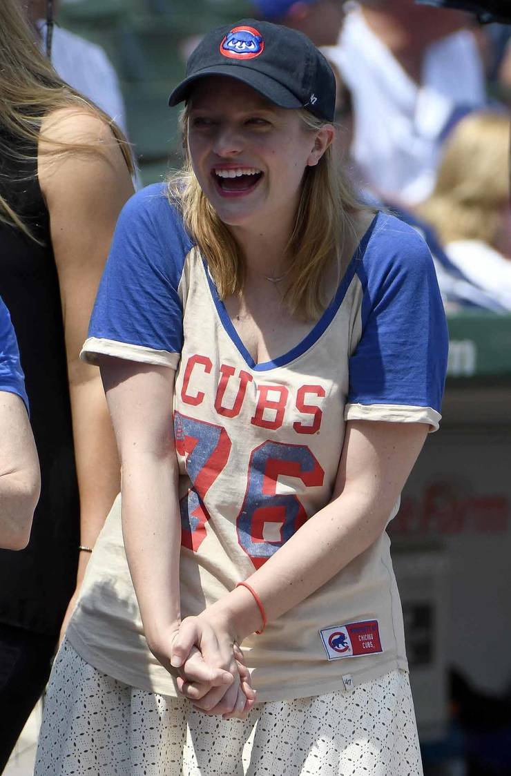Elisabeth Moss at Cubs game