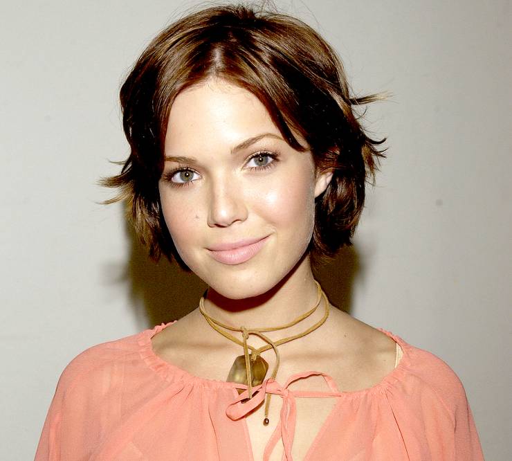 15 Photos That Show Mandy Moore S Transformation Thethings