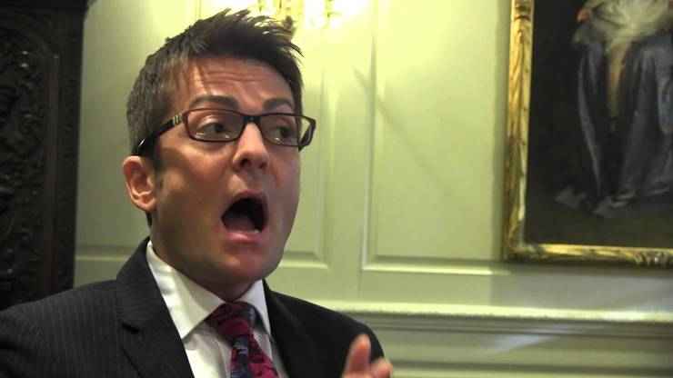 Randy Fenoli kijkt boos