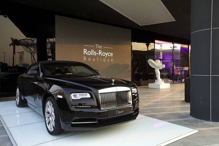 How much is an oil change for a rolls royce Why Buying And Owning A Rolls Royce Is So Difficult Thethings