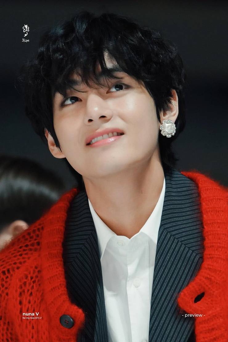 V From Kpop Boy Group Bts Snatches Is The Most Handsome Man In The World V From Kpop Boy Group Bts Snatches Is The Most Handsome Man In The World